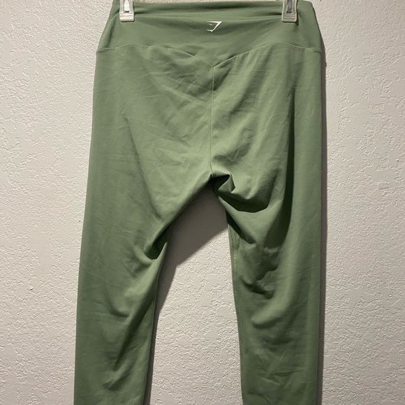 Gymshark womes leggings Sz Medium olive green - Picture 2 of 6